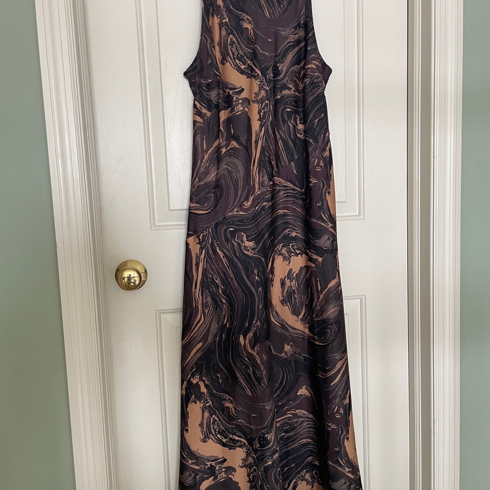 Chic Swirl Print Maxi Dress